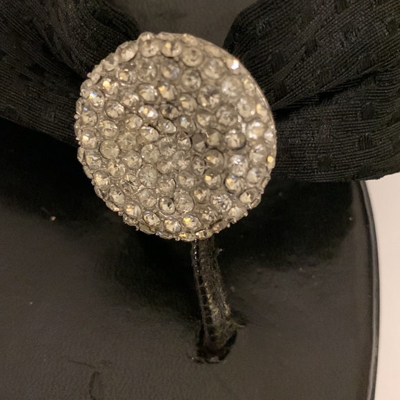 Italian Shoe Maker Thong Black Sandals With Rhinestone Accents Size 6.5. - Picture 5 of 7